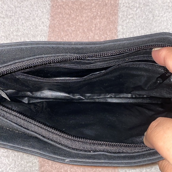 Beaded Floral Embroidered Shoulder Bag - Picture 8 of 11